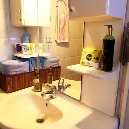 Apartmán Central, Cozy, Spacy, Wide Terrace, Garden, 2br, Free Parking, Fast Wi-fi, 4ppl *
