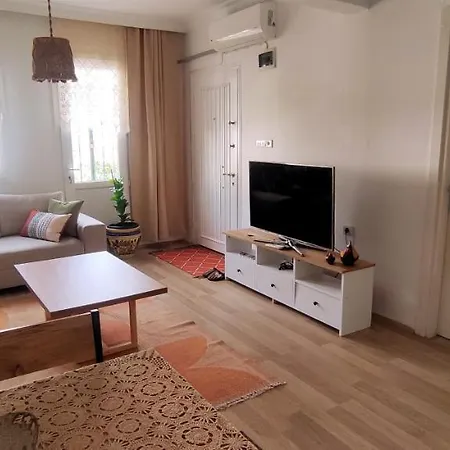 Apartmán Central, Cozy, Spacy, Wide Terrace, Garden, 2br, Free Parking, Fast Wi-fi, 4ppl *