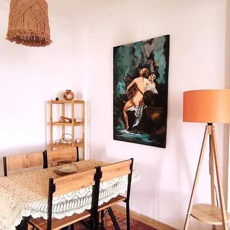 Central, Cozy, Spacy, Wide Terrace, Garden, 2br, Free Parking, Fast Wi-fi, 4ppl Apartmán *